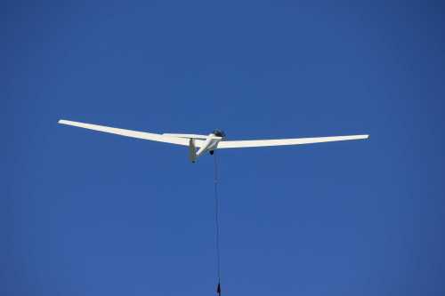 Segelflugzeug startet per Winde